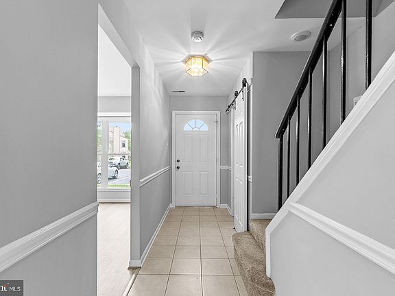 5th image of 7482 Emerald Dr