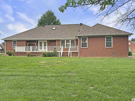 3rd image of 110 Birchwood Dr