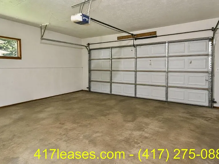 203 S White Oak Ave — Photo 41