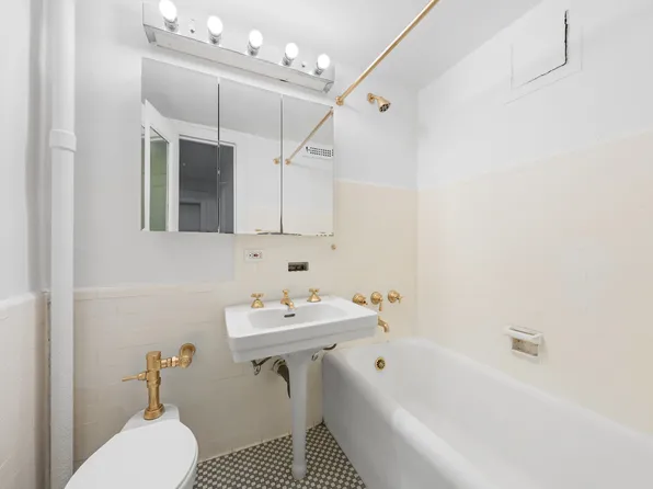 25 Tudor City Place image 8 of 12