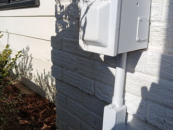 EV Charger - 220V AC