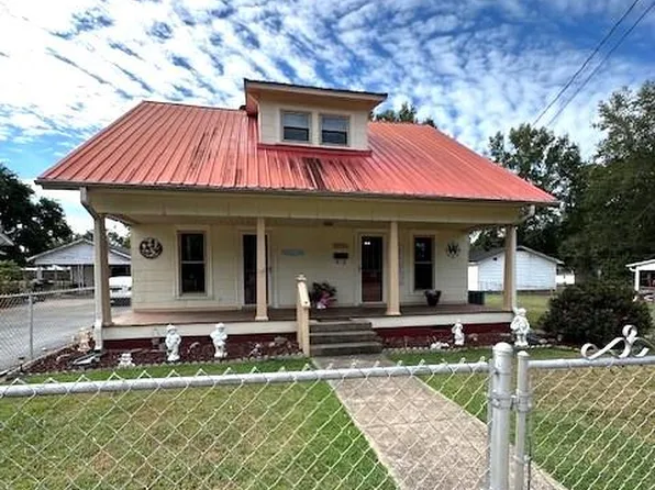 29956 Broad St, Bruceton, TN 38317