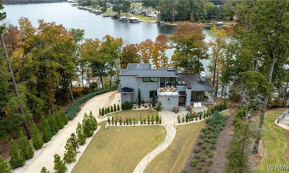 1st image of 14938 Edgewater Dr