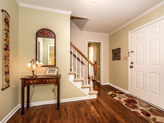 3rd image of 4051 Keble Dr