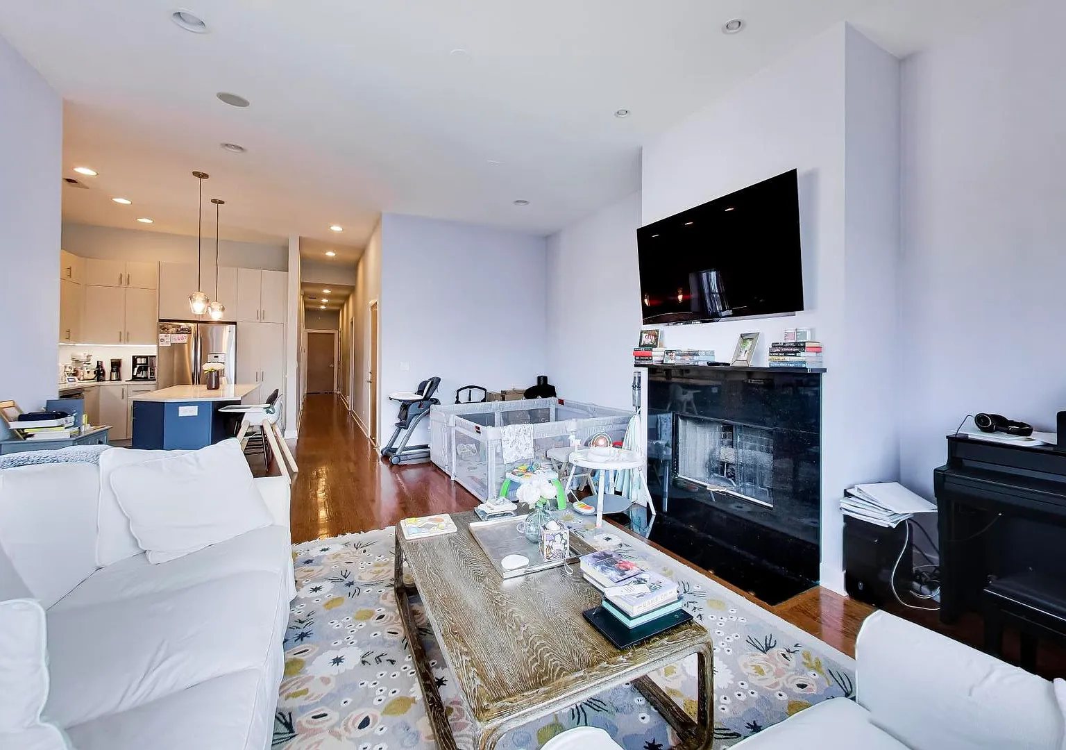 3 bed, 1367 sqft, $4,000 — Photo 4
