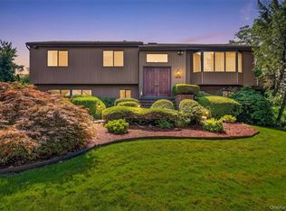 99 Skyview Lane, New Rochelle, NY 10804