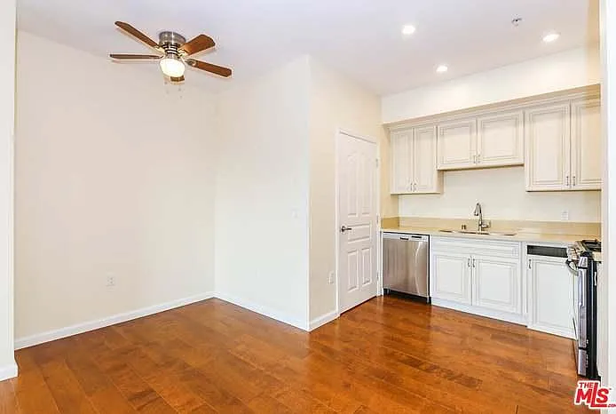 155 S Oxford Ave #203 — Photo 5