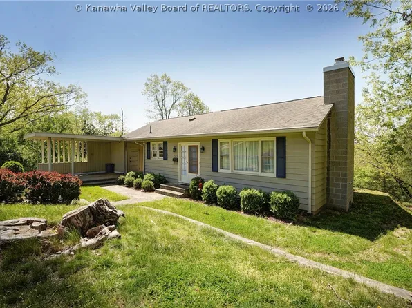 1523 Hilltop Dr, South Charleston, WV 25303