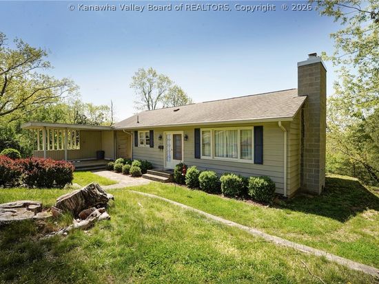 1523 Hilltop Dr, South Charleston, WV 25303