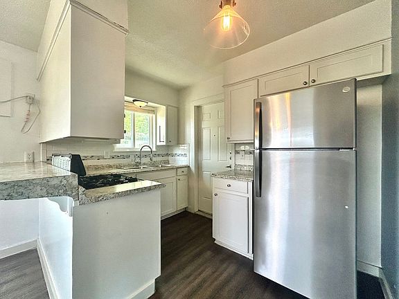 5th image of 1602 Parker Ln #A