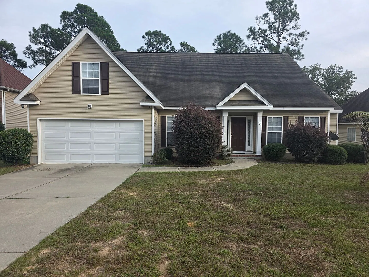 Spacious 5 Bedroom Beauty in NE Columbia Modern Updates & Ideal Location! — Photo 1