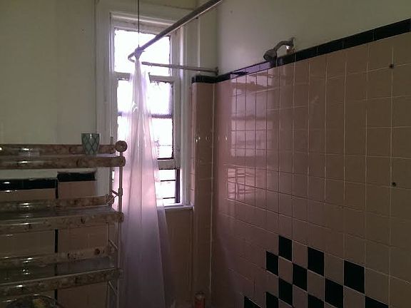 5th image of 171 Lott St #4