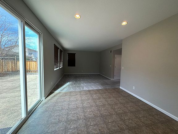 3rd image of 7191 Fox Wood Ln