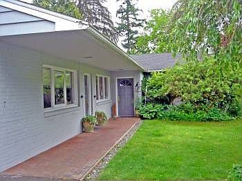 1st image of 940 91st Ln NE