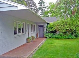 940 91st Ln NE, Bellevue, WA 98004