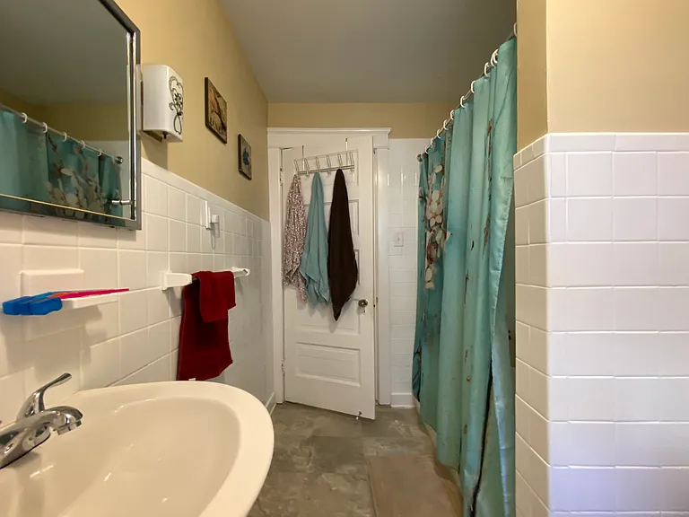 1107 W Broad St #2 — Photo 17