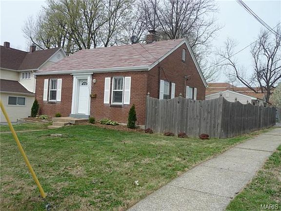 2nd image of 9201 Delphine Ave