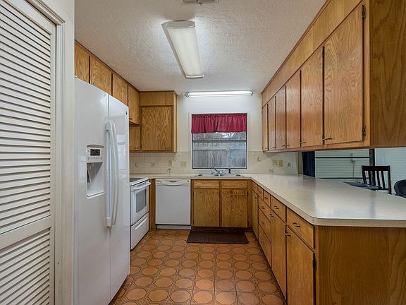 4th image of 511 Brooks Ave