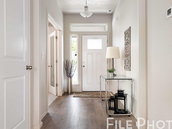 2nd image of 1018 N Corbin Ln