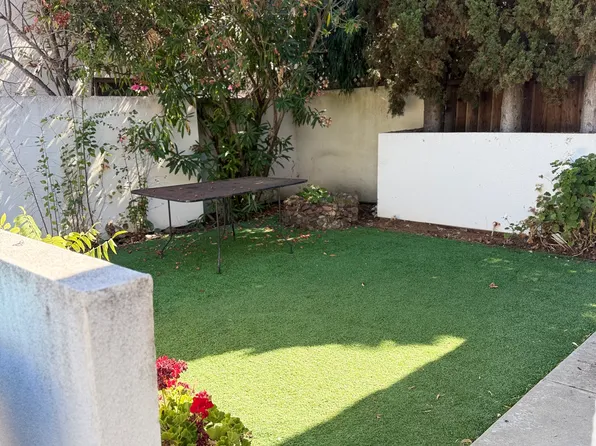 1168 College Ave, Palo Alto, CA 94306