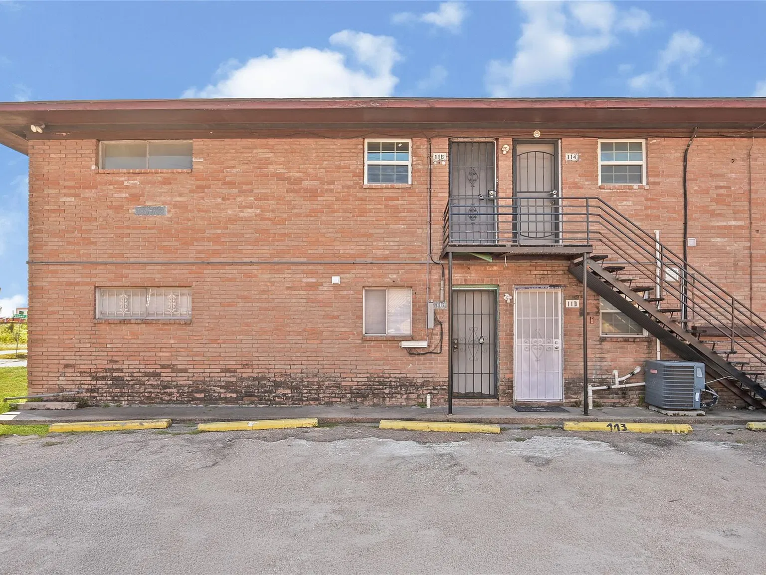 8001 South Loop E — Photo 2