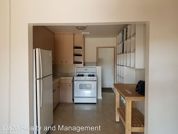 4th image of 4633 Iroquois Ave