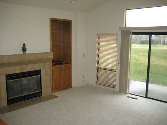 5th image of 832 Duffin Dr