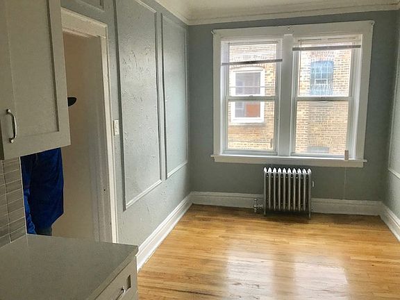 2nd image of 6822 N Ashland Blvd APT 4K
