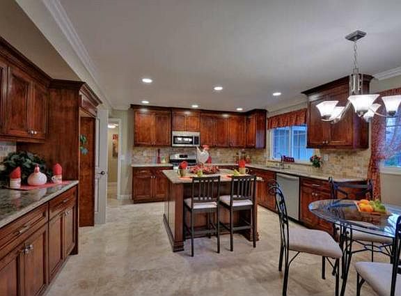 5th image of 12453 Newport Ct