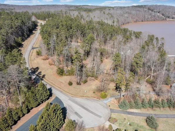 240 Clear Pointe Rd, Lynch Station, VA 24571