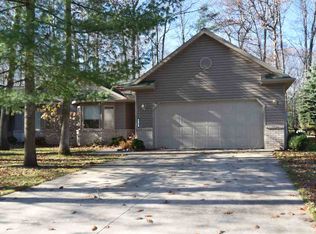 2920 S Townline Rd, Houghton Lake, MI 48629