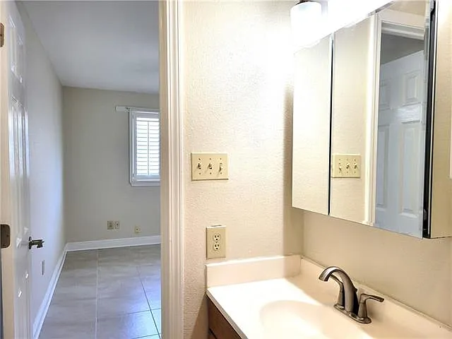 1242 Carrollton Ave — Photo 13