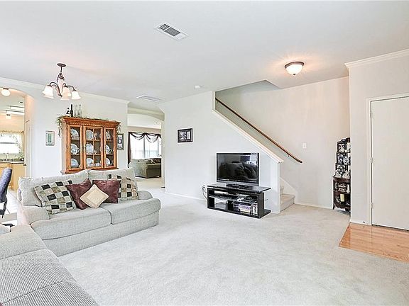 5th image of 10408 Sixpence Ln