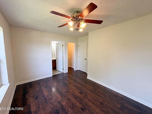 4th image of 4509 Primrose Cir