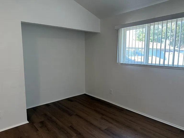 637 Knollwood Dr — Photo 18
