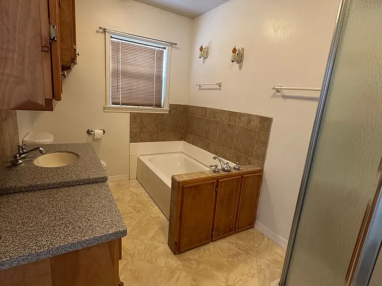2709 S. Van Buren — Photo 13