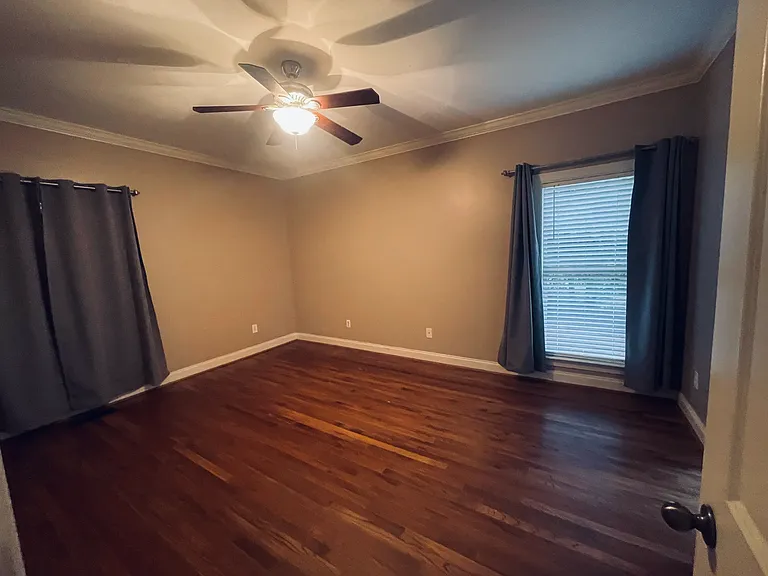 500 Crestview Ln — Photo 5