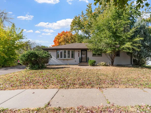 5833 Boone Ave N, New Hope, MN 55428