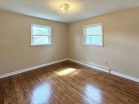 5th image of 432 Kentucky Ave