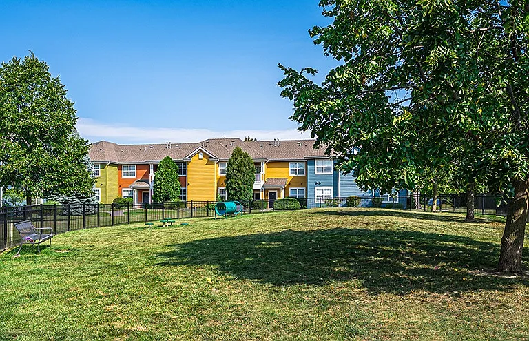Glenmuir of Naperville Apartments — Photo 36