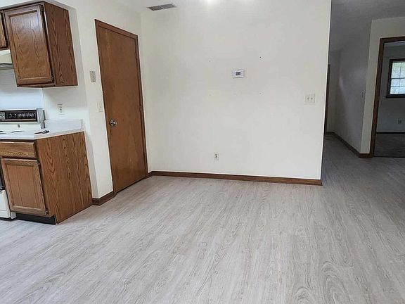 5th image of 712 Tamerisk Dr