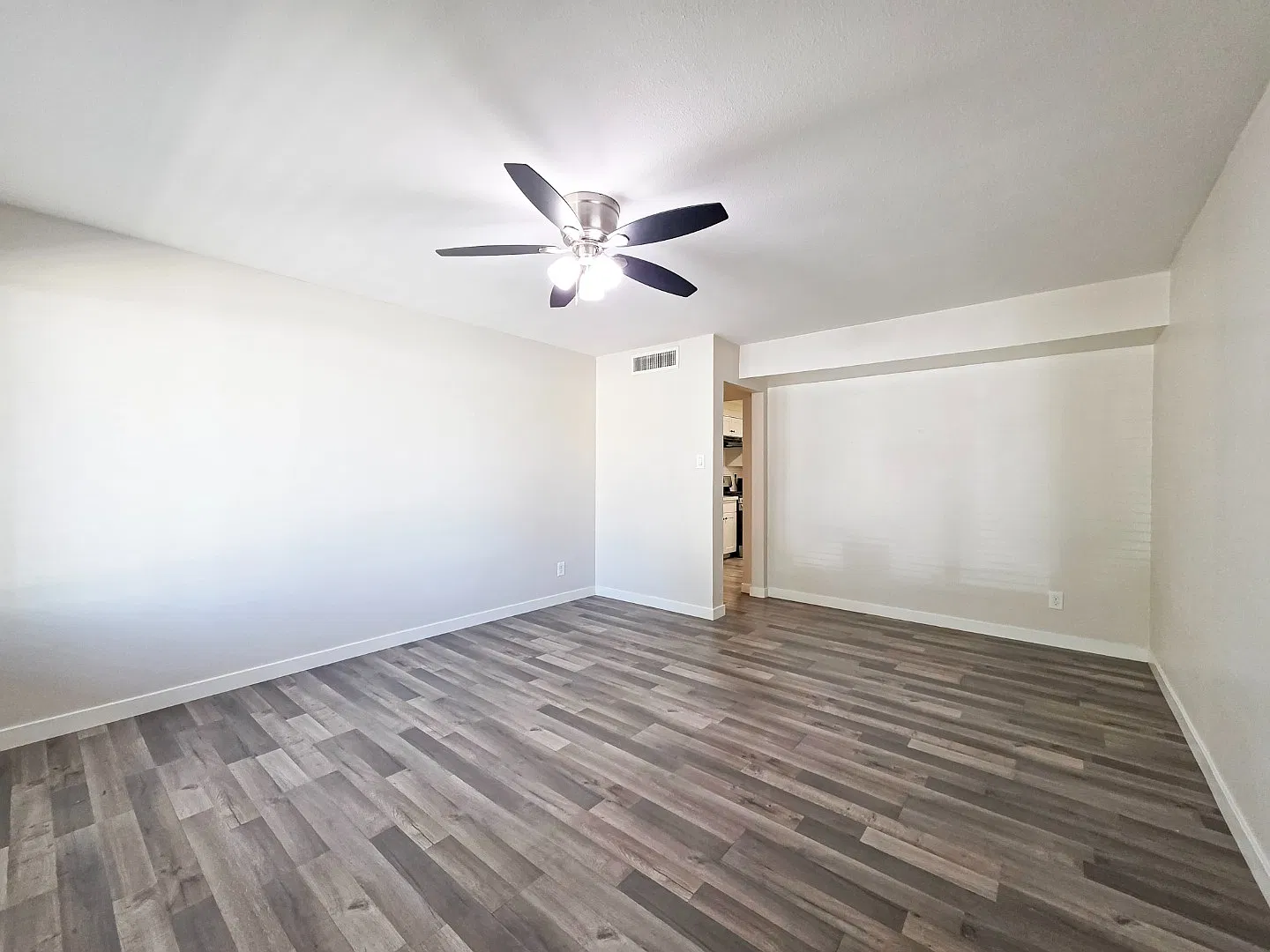 21 E Alameda Dr — Photo 3