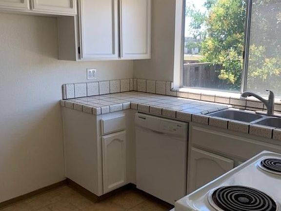 5th image of 17275 Markross Ct APT 2