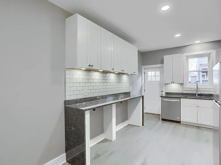 5619 Hays St — Photo 16