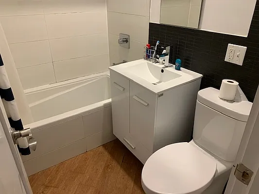 Rented by Premier Metro Realty Corp | media 19