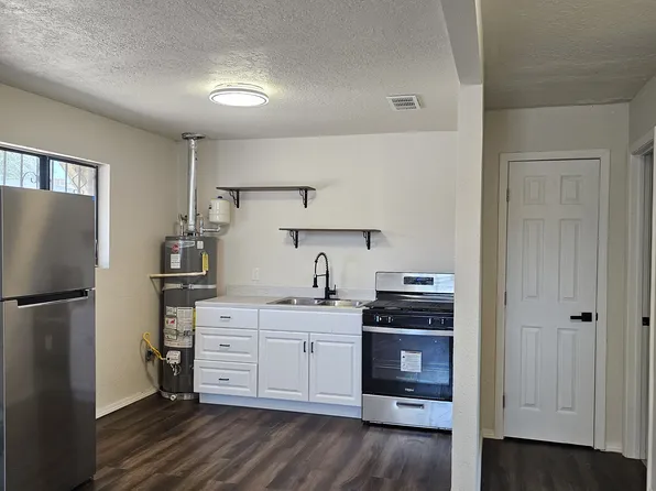 424 Grove St SE, Albuquerque, NM 87108