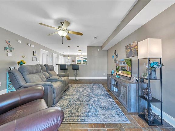 5th image of 1086 Haymore Dr