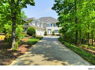 2343 Southpoint Ln, Badin Lake, NC 28127