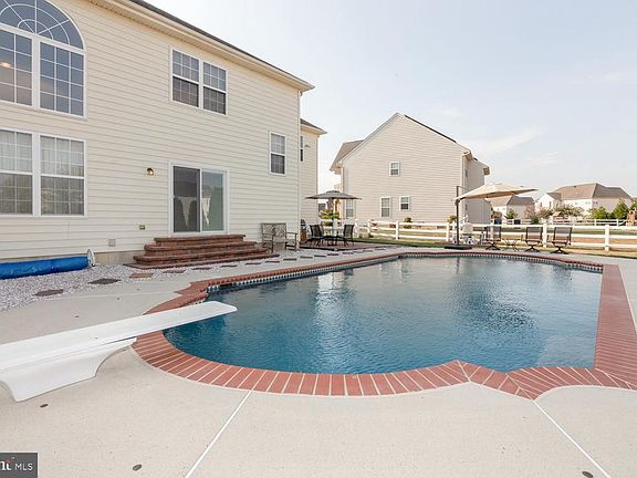 5th image of 218 Bucktail Dr
