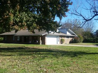 1901 E Franklin St., clinton, MO 64735